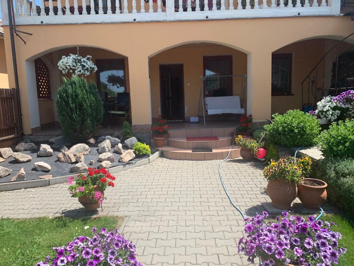 Apartmanovy Dom Magda Vrbov Exterior foto
